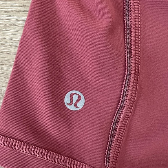 Lululemon Crop Leggings w/ Pockets - Picture 3 of 3